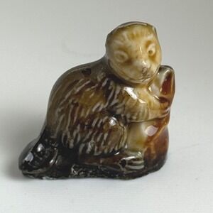 Wade Whimsies Beaver Figurine Vintage Brown Glazed Porcelain Miniature England